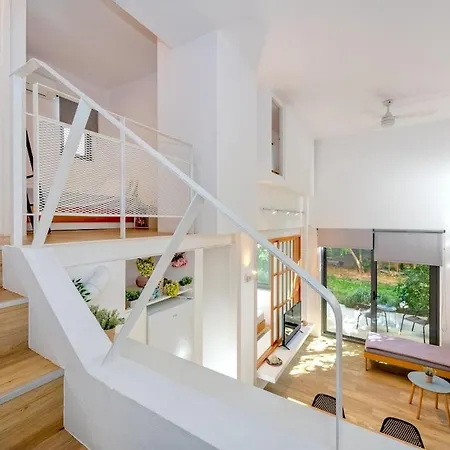 Lägenhet Cozy Garden Flat