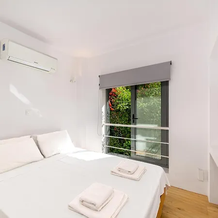 Διαμέρισμα Cozy Garden Flat *