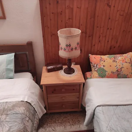 Διαμέρισμα δυάρι ισόγειο παραδοσιακής οικίας με μεγάλο κήπο *