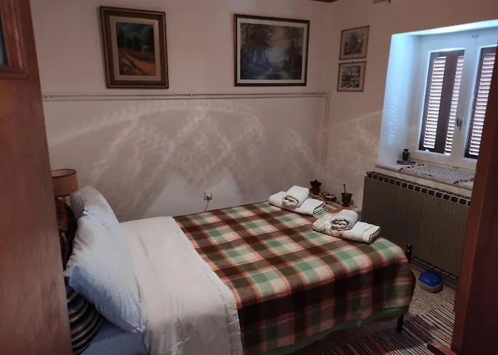 δυάρι ισόγειο παραδοσιακής οικίας με μεγάλο κήπο Διαμέρισμα